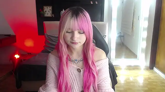  Charlotte Collins  online show from July 3, 2026, 3:51 pm