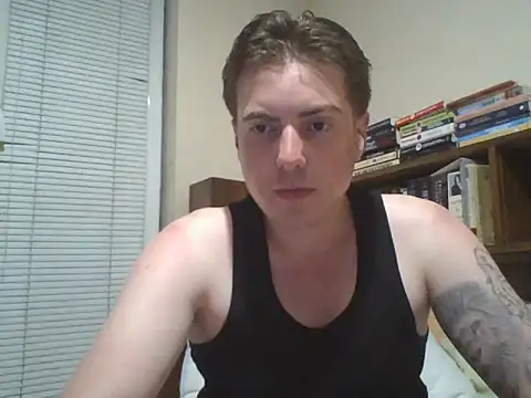 leaolad95 online show from July 16, 2026, 6:36 pm