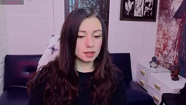 Snapshot of Eva_Roussell chatting on July 9, 2026, 2:43 pm Eva Roussell online show from July 9, 2026, 2:43 pm