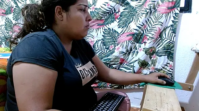69smallstar online show from June 28, 2026, 11:49 am