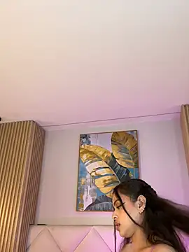 Mila Hank  online show from May 11, 2026, 4:04 pm