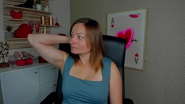 angelaSamt online show from July 9, 2026, 5:55 am