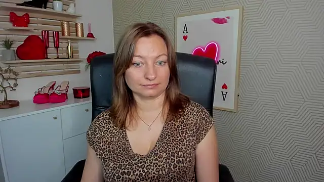 angelaSamt online show from July 14, 2026, 5:34 am