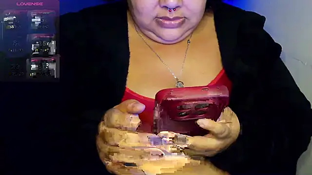 Snapshot of xlatinastar chatting on July 9, 2026, 5:06 pm xlatinastar online show from July 9, 2026, 5:06 pm