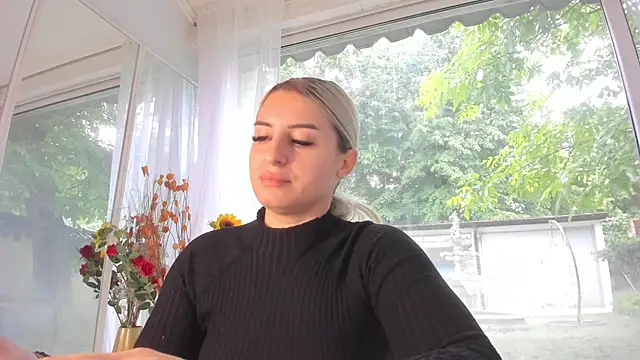 Ella Vee online show from May 22, 2026, 5:36 am