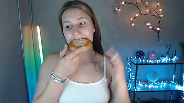 Snapshot of Milka_kamila chatting on July 24, 2026, 12:47 pm Milka kamila online show from July 24, 2026, 12:47 pm
