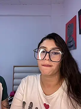 Snapshot of Sweet_and_Rous0 chatting on July 1, 2026, 2:46 am Sweet and Rous0 online show from July 1, 2026, 2:46 am