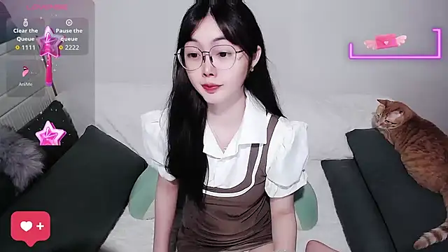 baby-yaya20 online show from June 15, 2026, 11:12 am