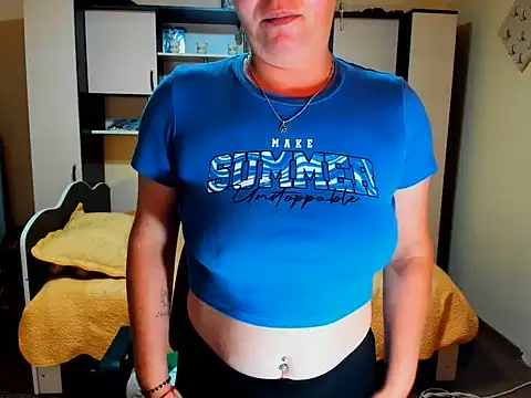 Snapshot of Soffy_Skye chatting on June 20, 2026, 4:59 am Soffy Skye online show from June 20, 2026, 4:59 am