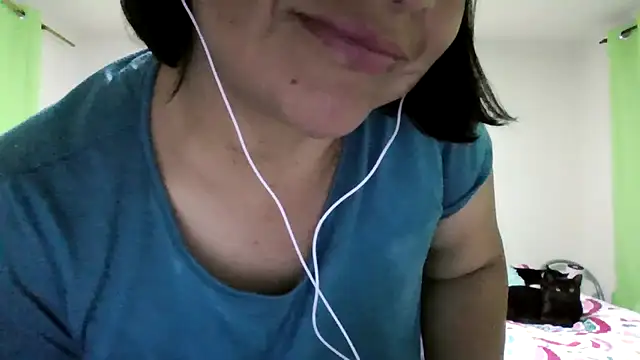 Snapshot of adri89-g chatting on June 22, 2026, 1:07 am adri89-g online show from June 22, 2026, 1:07 am