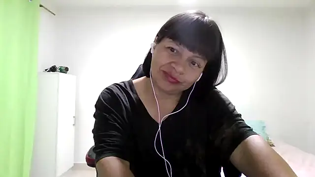 Snapshot of adri89-g chatting on July 5, 2026, 11:12 pm adri89-g online show from July 5, 2026, 11:12 pm