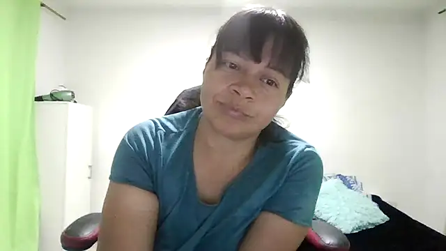 Snapshot of adri89-g chatting on August 2, 2026, 11:47 pm adri89-g online show from August 2, 2026, 11:47 pm