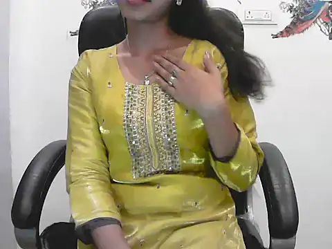 Snapshot of short_girl_ chatting on June 22, 2026, 6:16 pm short girl online show from June 22, 2026, 6:16 pm