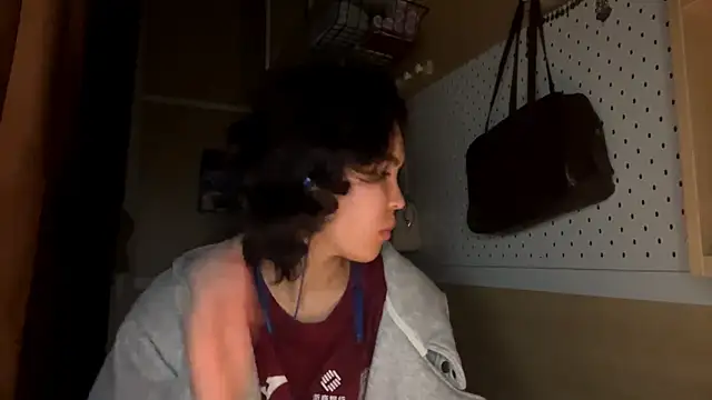 Snapshot of JennyCarpenter chatting on May 1, 2026, 10:25 pm JennyCarpenter online show from May 1, 2026, 10:25 pm