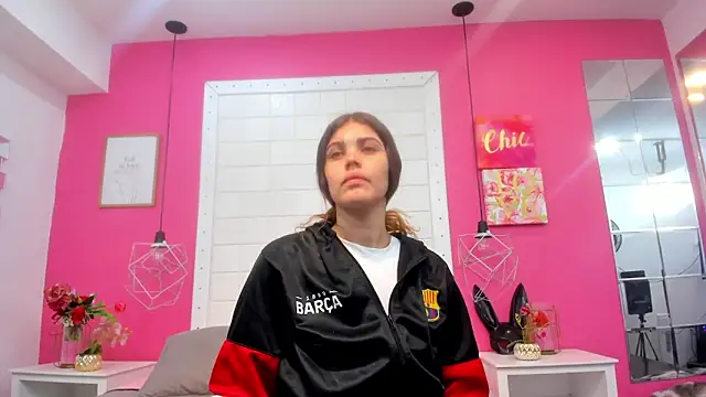 isabel 09 online show from May 20, 2026, 1:50 pm
