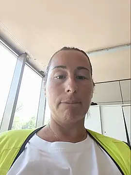 bichota85 online show from June 29, 2026, 9:15 am