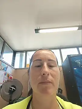 bichota85 online show from July 14, 2026, 10:54 am
