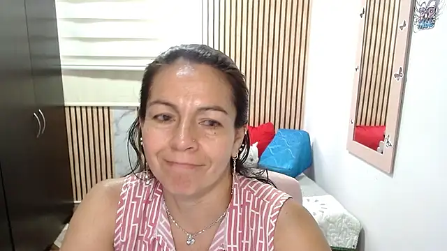 camilavargas  online show from May 27, 2026, 3:09 pm