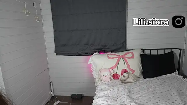 Peachxlush online show from August 6, 2026, 2:08 pm