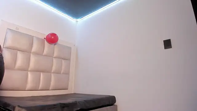 Snapshot of peyton__wat chatting on July 9, 2026, 11:58 am peyton wat online show from July 9, 2026, 11:58 am