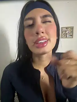 Julieta Duque online show from June 16, 2026, 3:31 am