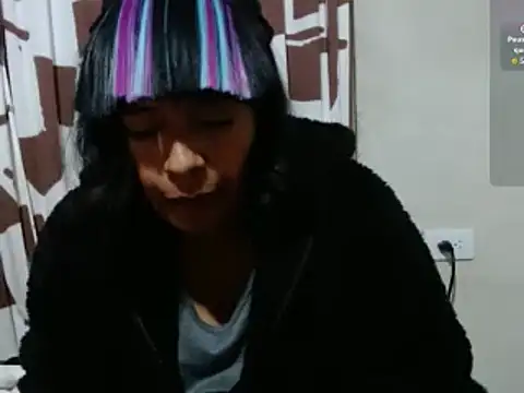 Acelinrose online show from May 21, 2026, 1:01 am