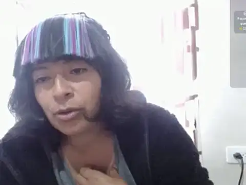 Acelinrose online show from May 22, 2026, 1:28 pm