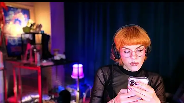 tacodeluxxxe online show from July 21, 2026, 5:10 am