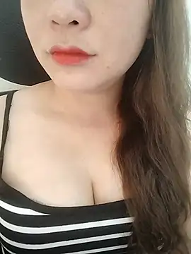 Girl Shy2000 online show from May 5, 2026, 3:58 am