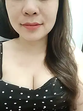 Girl Shy2000 online show from May 5, 2026, 4:04 pm