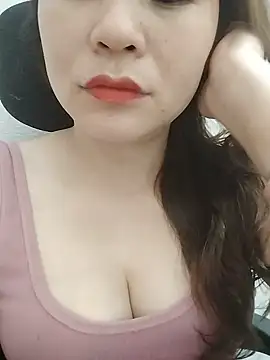 Girl Shy2000 online show from May 12, 2026, 11:18 am