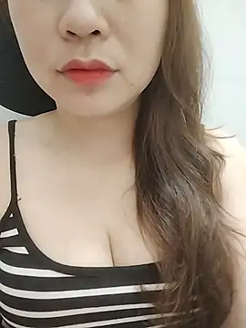 Girl Shy2000 online show from May 19, 2026, 8:59 pm