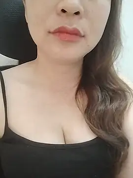 Girl Shy2000 online show from May 24, 2026, 4:17 am
