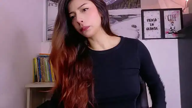 Adrianna5  online show from April 26, 2026, 9:40 am