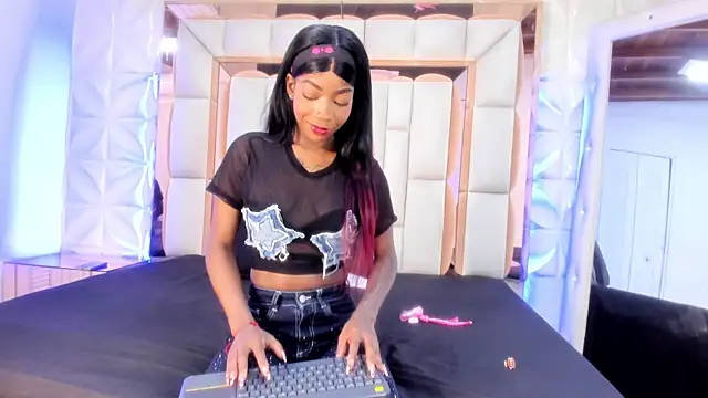 Sarah Adamss online show from May 3, 2026, 12:44 pm