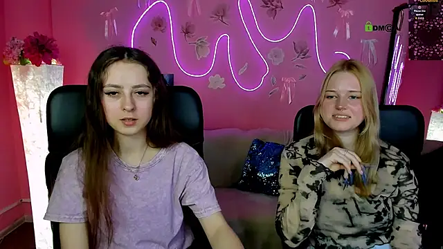 Snapshot of rebecca_smile chatting on April 23, 2026, 12:29 pm rebecca smile online show from April 23, 2026, 12:29 pm