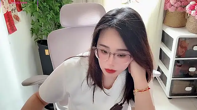 NEWONETO online show from May 10, 2026, 5:12 am