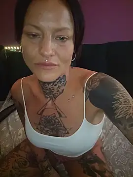 Peach420live online show from June 19, 2026, 9:18 pm
