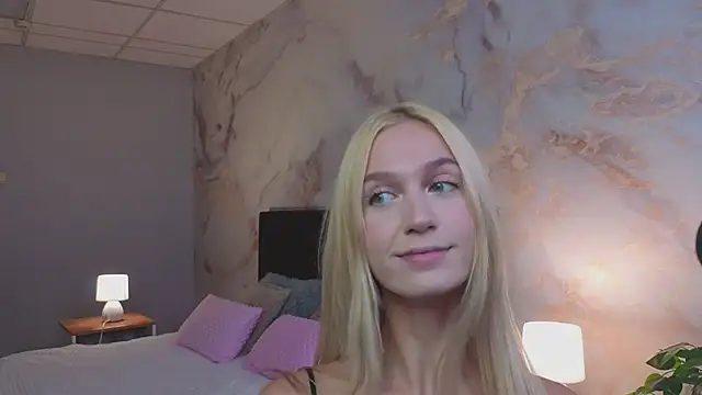 SerenaCrystall online show from June 2, 2026, 10:17 am
