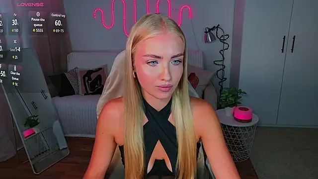 TessaGrays online show from June 21, 2026, 11:02 am