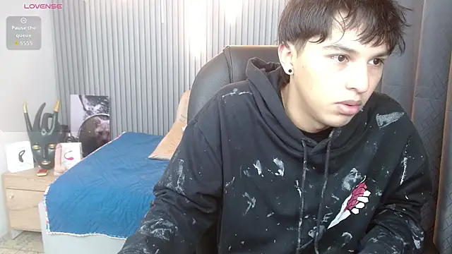 StiwenTwink online show from June 9, 2026, 1:34 pm