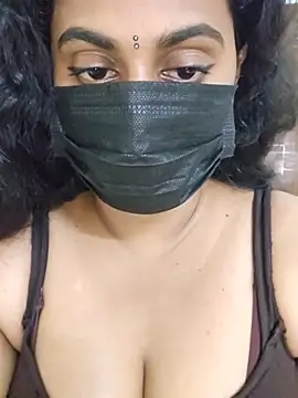 Dheronika sweetie online show from June 21, 2026, 5:21 am
