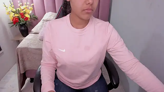 Snapshot of AriaVega chatting on June 16, 2026, 1:03 pm AriaVega online show from June 16, 2026, 1:03 pm
