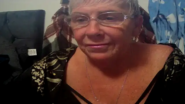 Playful MILF Demi online show from June 25, 2026, 7:18 pm