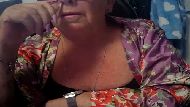 Playful MILF Demi online show from July 12, 2026, 6:21 pm