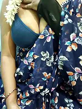 Snapshot of Chennai-couples chatting on July 15, 2026, 5:29 pm Chennai-couples online show from July 15, 2026, 5:29 pm