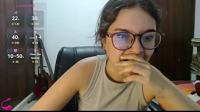 CarlaLorez online show from May 31, 2026, 2:20 am