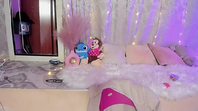 Snapshot of Lilith_salvatoree chatting on May 19, 2026, 1:22 am Lilith salvatoree online show from May 19, 2026, 1:22 am