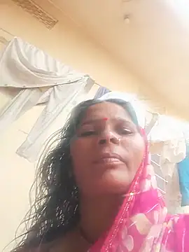 Snapshot of Rt_shreya chatting on June 4, 2026, 5:57 am Rt shreya online show from June 4, 2026, 5:57 am