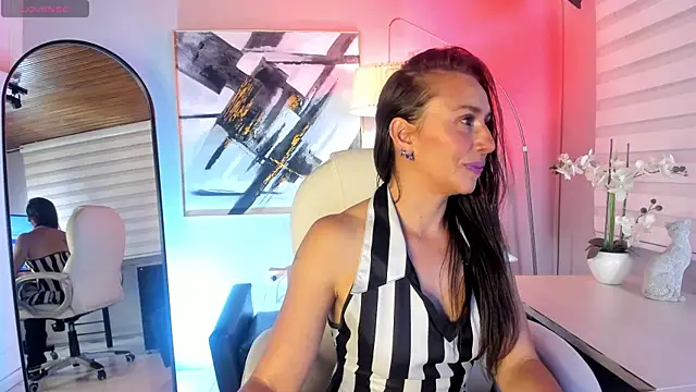 Snapshot of indigo_wild_ chatting on May 17, 2026, 12:08 am indigo wild online show from May 17, 2026, 12:08 am